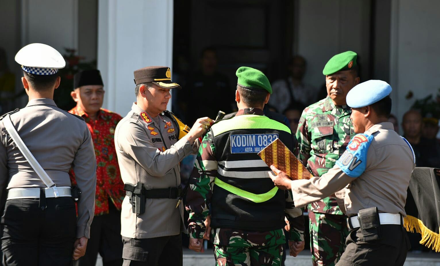 Ratusan Personil Gabungan Beri Pengamanan Nataru di Kota Malang