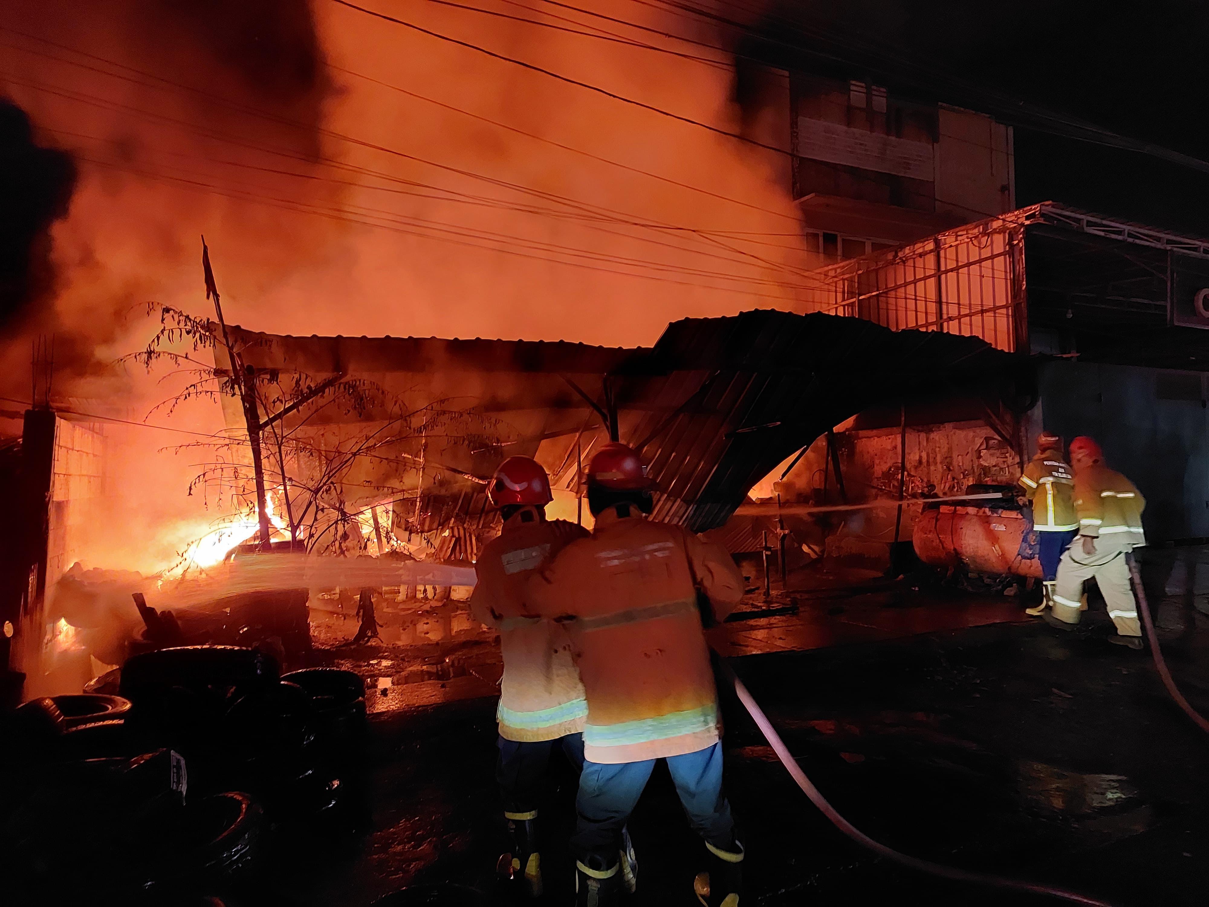 Lupa Matikan Kompor, Bengkel di Menganti Gresik Ludes Terbakar, 2 Motor Ikut Hangus