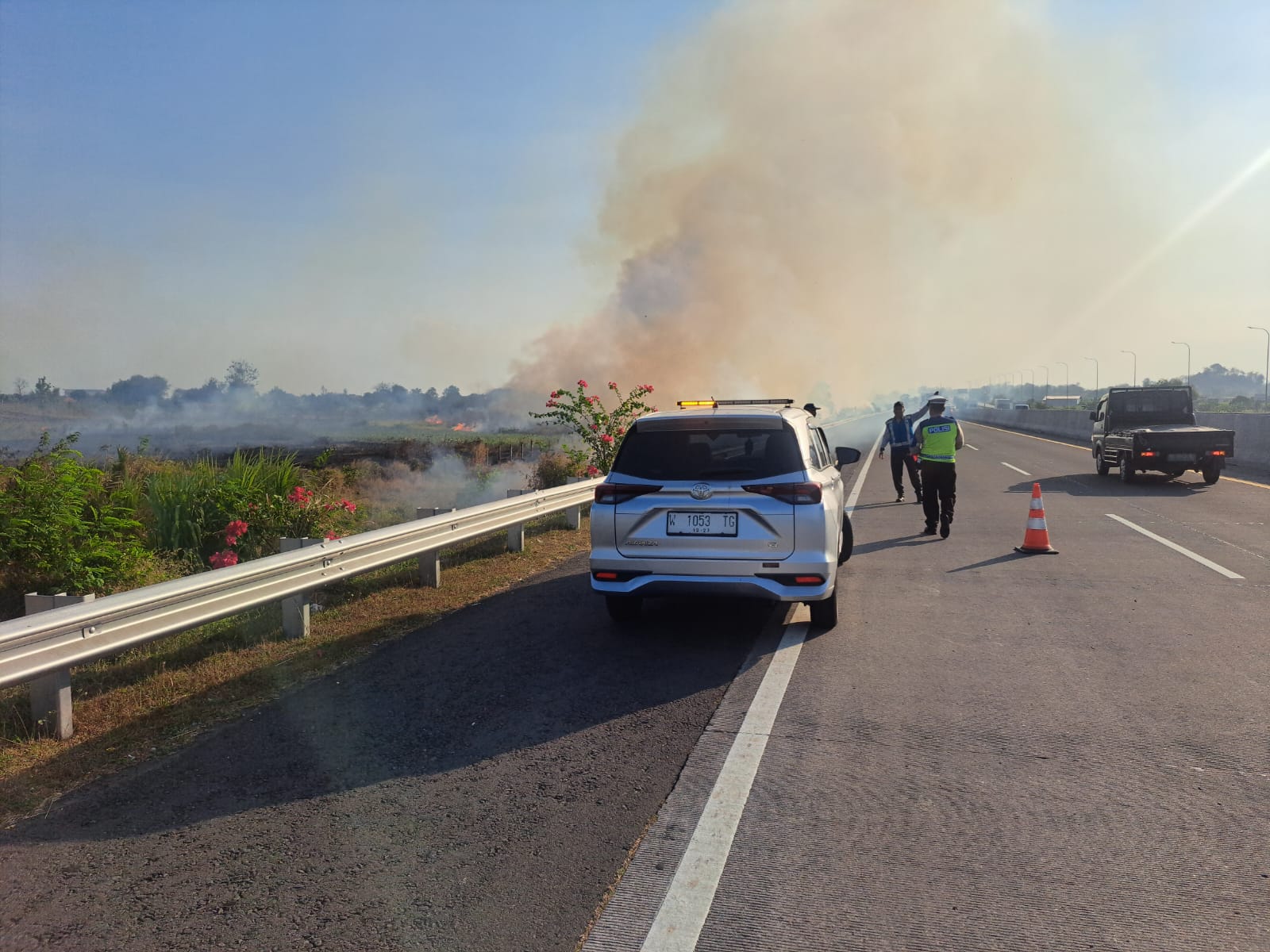 Asap Kebakaran Lahan Picu Tabrakan 4 Kendaraan di Tol Sumo