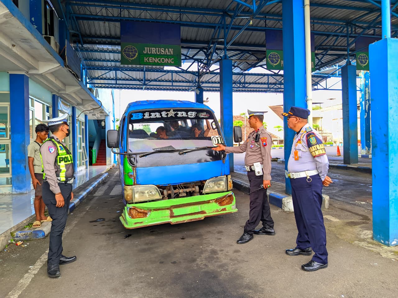 Satlantas Polres Lumajang Gelar Ramp Check di Terminal Minak Koncar