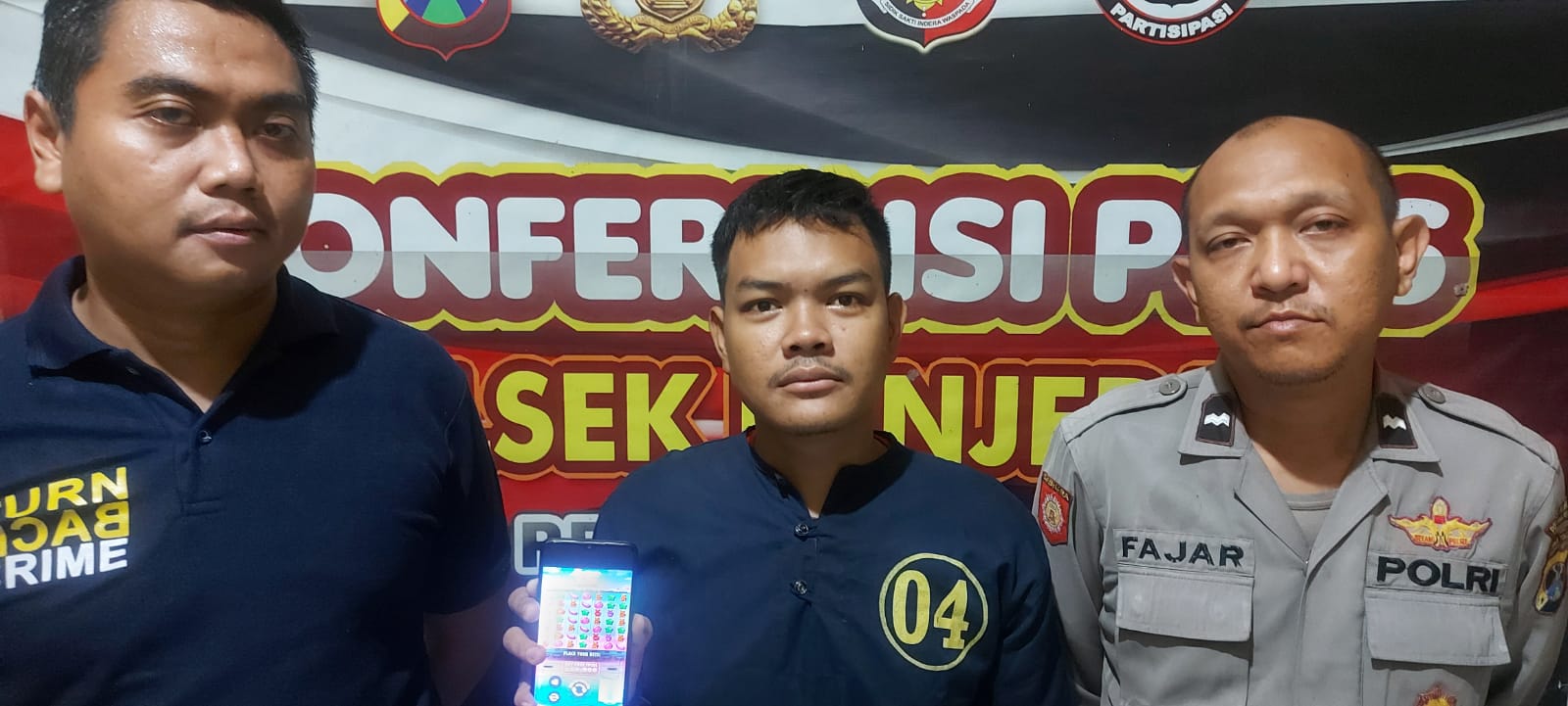 Polsek Kenjeran Gerebek Judi Online di Kos Platuk Donomulyo Utara