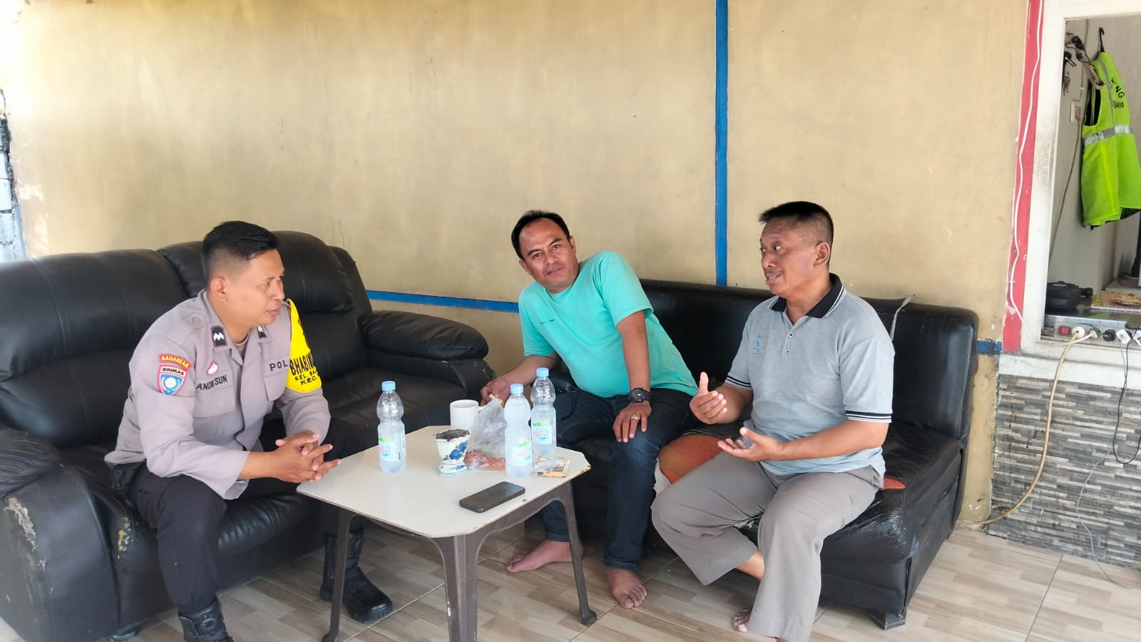 Bhabinkamtibmas Sambang Warga De Alamuda Residence, Imbau Waspada Curanmor