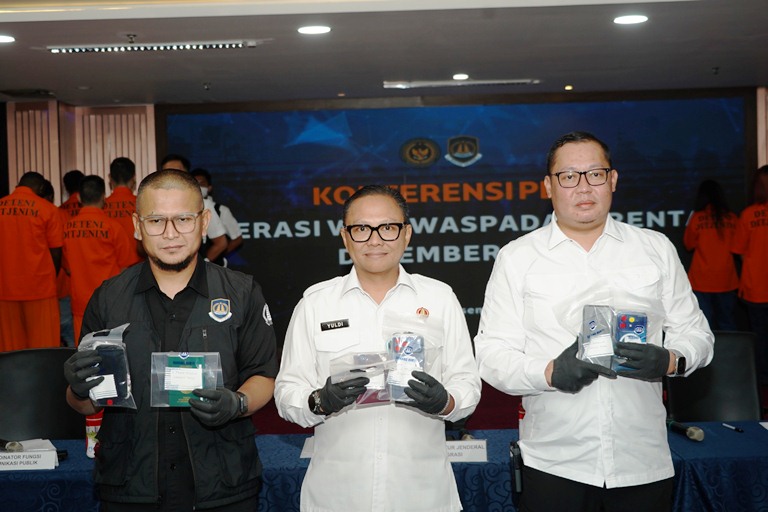 Operasi Wirawaspada dan Pertambangan, Imigrasi Amankan 220 WNA Diduga Melanggar Izin Tinggal 