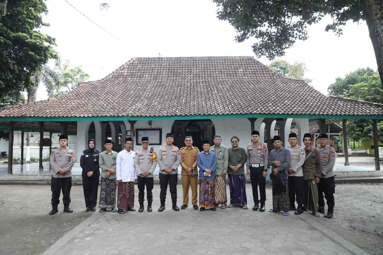 Kapolres AKBP Bramastyo Priaji Silaturahmi ke Ponpes Mahir Arriyadl Kediri