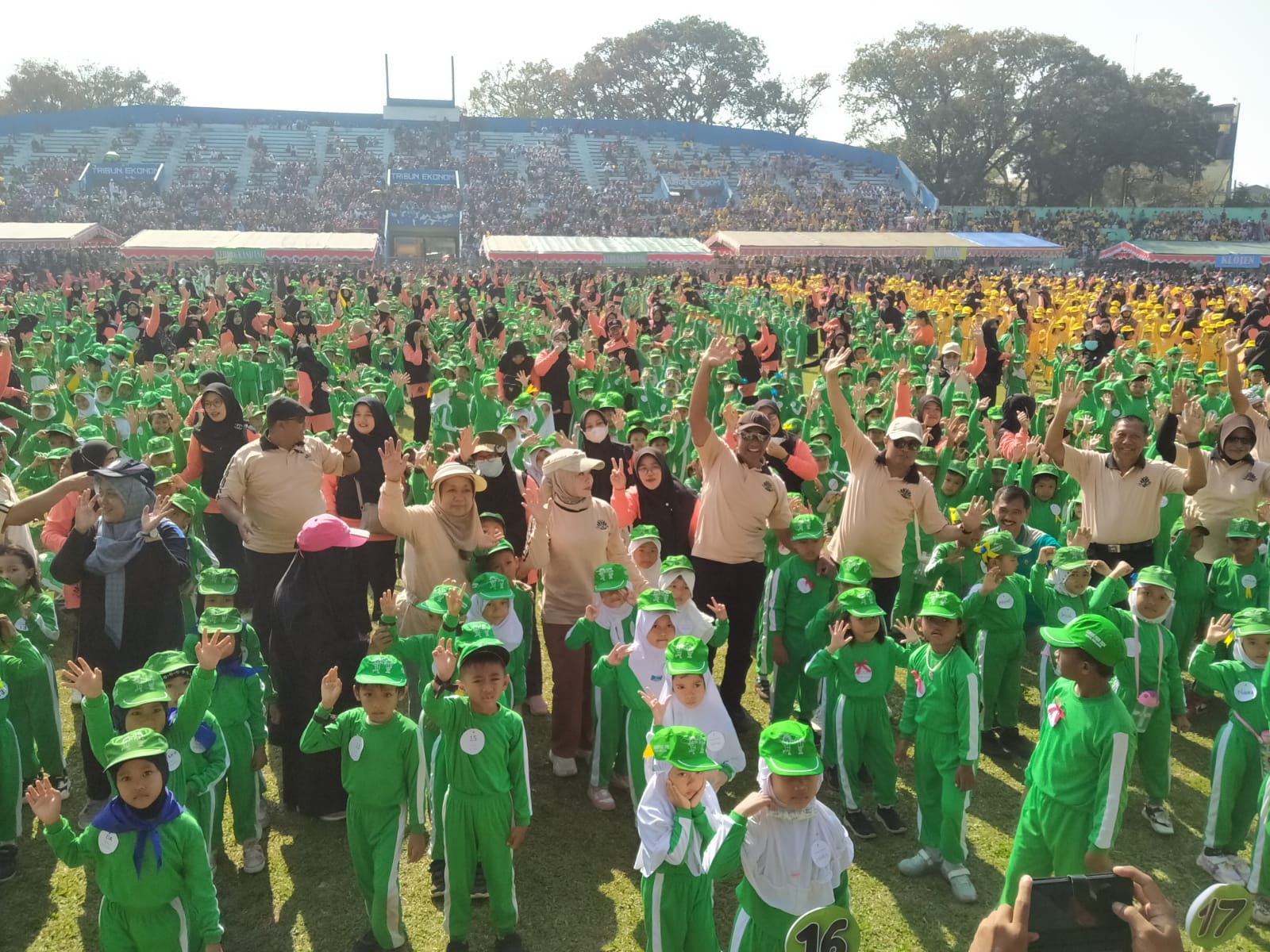 Ribuan Siswa Siswi TK se-Kota Malang Berekspresi di Stadion Gajayana