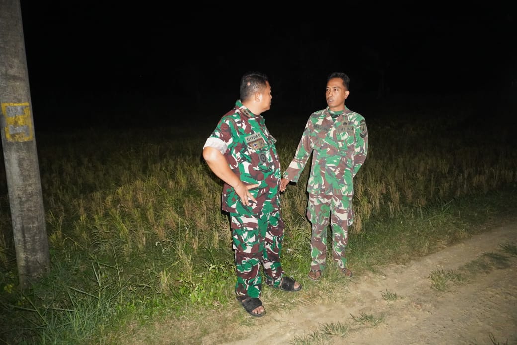 Dansatgas TMMD 127 Sumenep Turun Malam Pantau Pembangunan Jalan