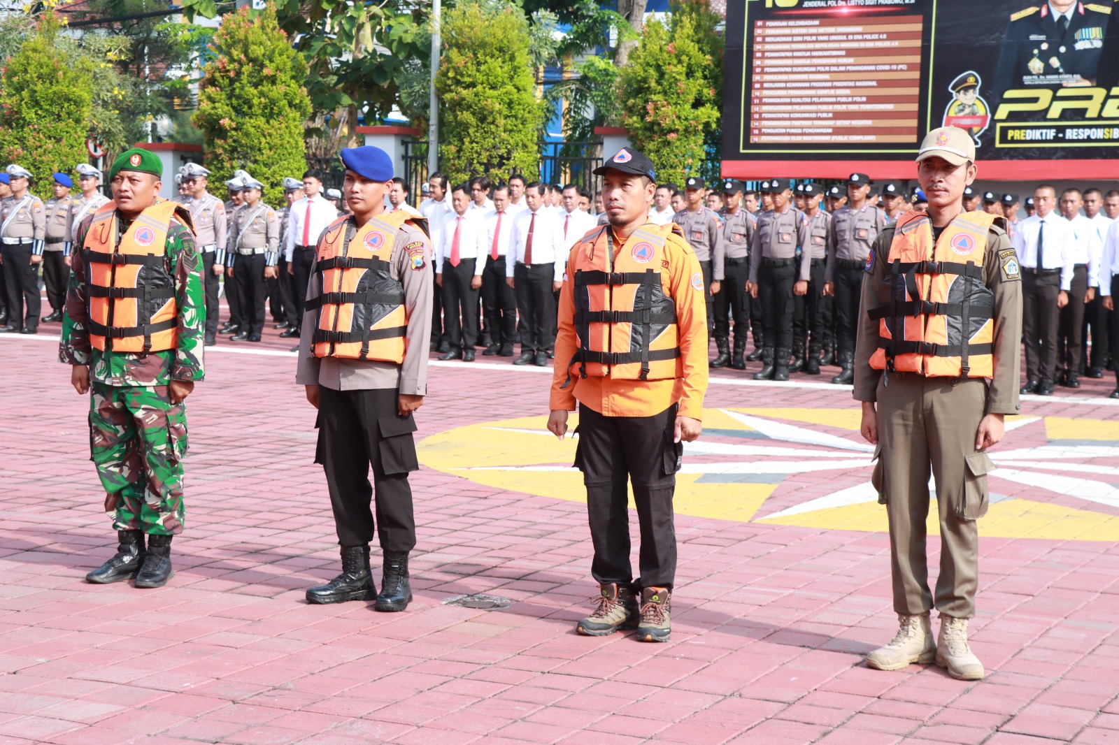 Polres Gresik Pastikan Kesiapan Personel dan Sarpras dalam Apel Tanggap Darurat Bencana 2025