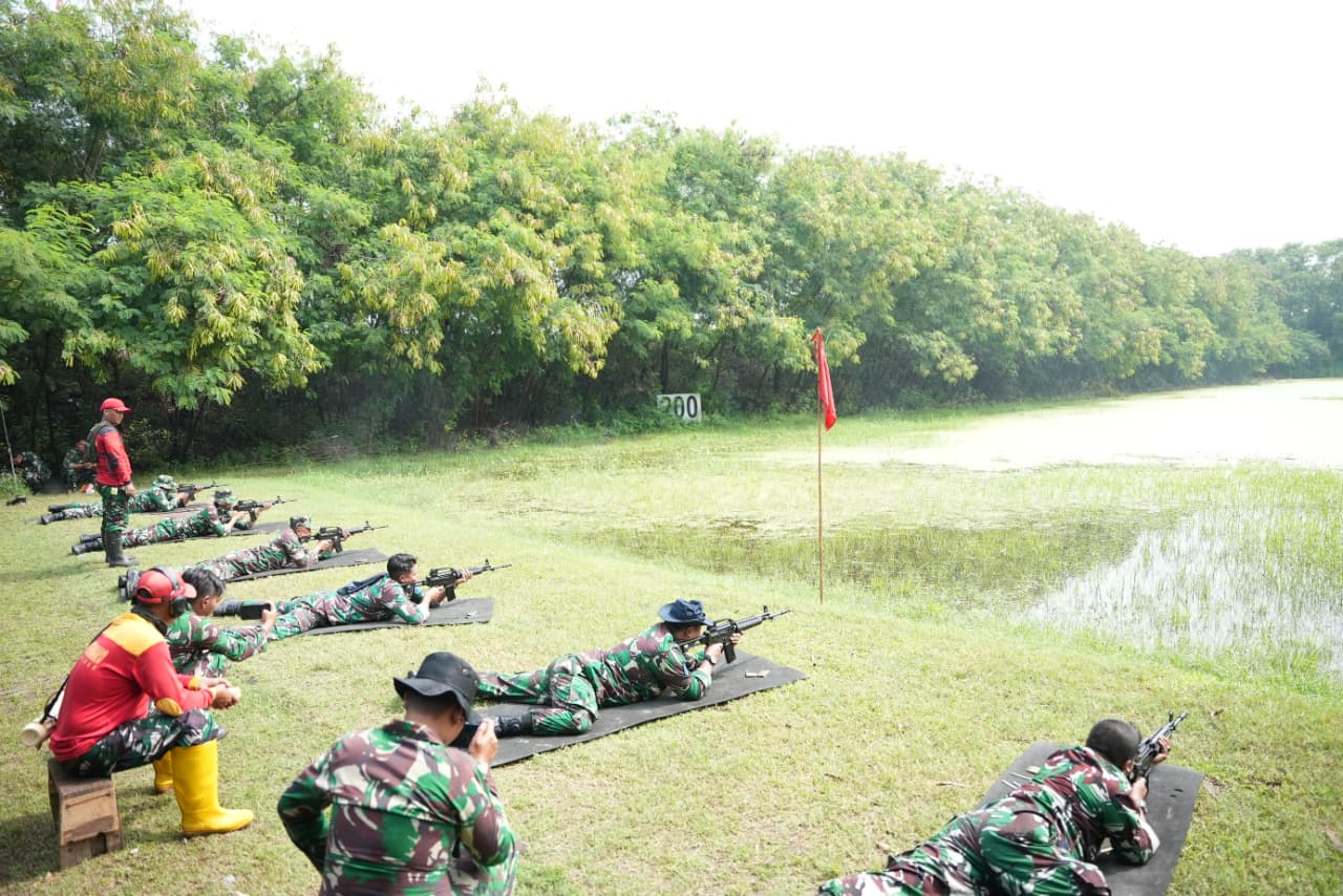 Asah Naluri Tempur Prajurit, Denmako Koarmada II Gelar Latihan Menembak