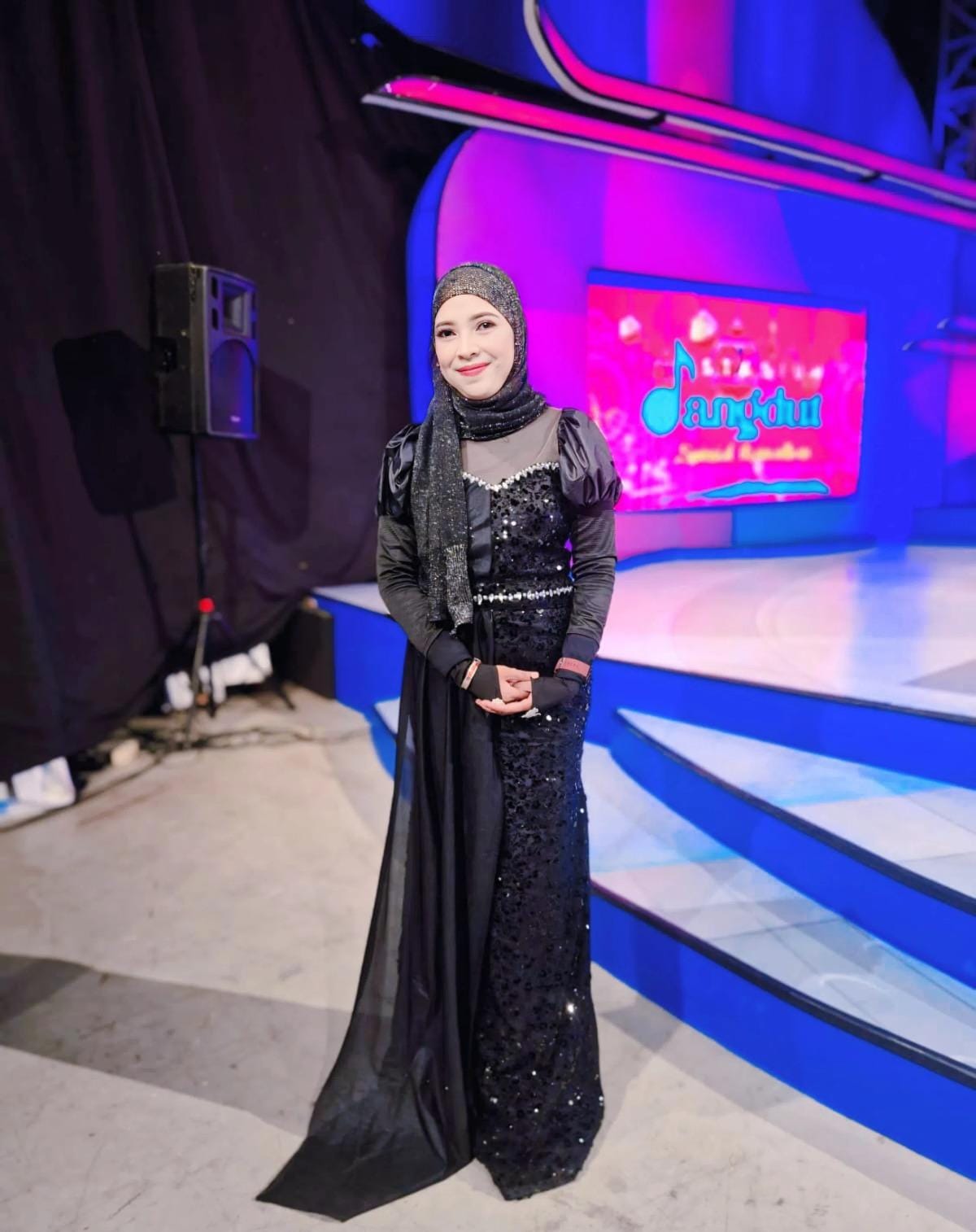 Aila Basyaiban, Penyanyi Multitalenta yang Mengabdi sebagai Relawan Ambulans Jenazah