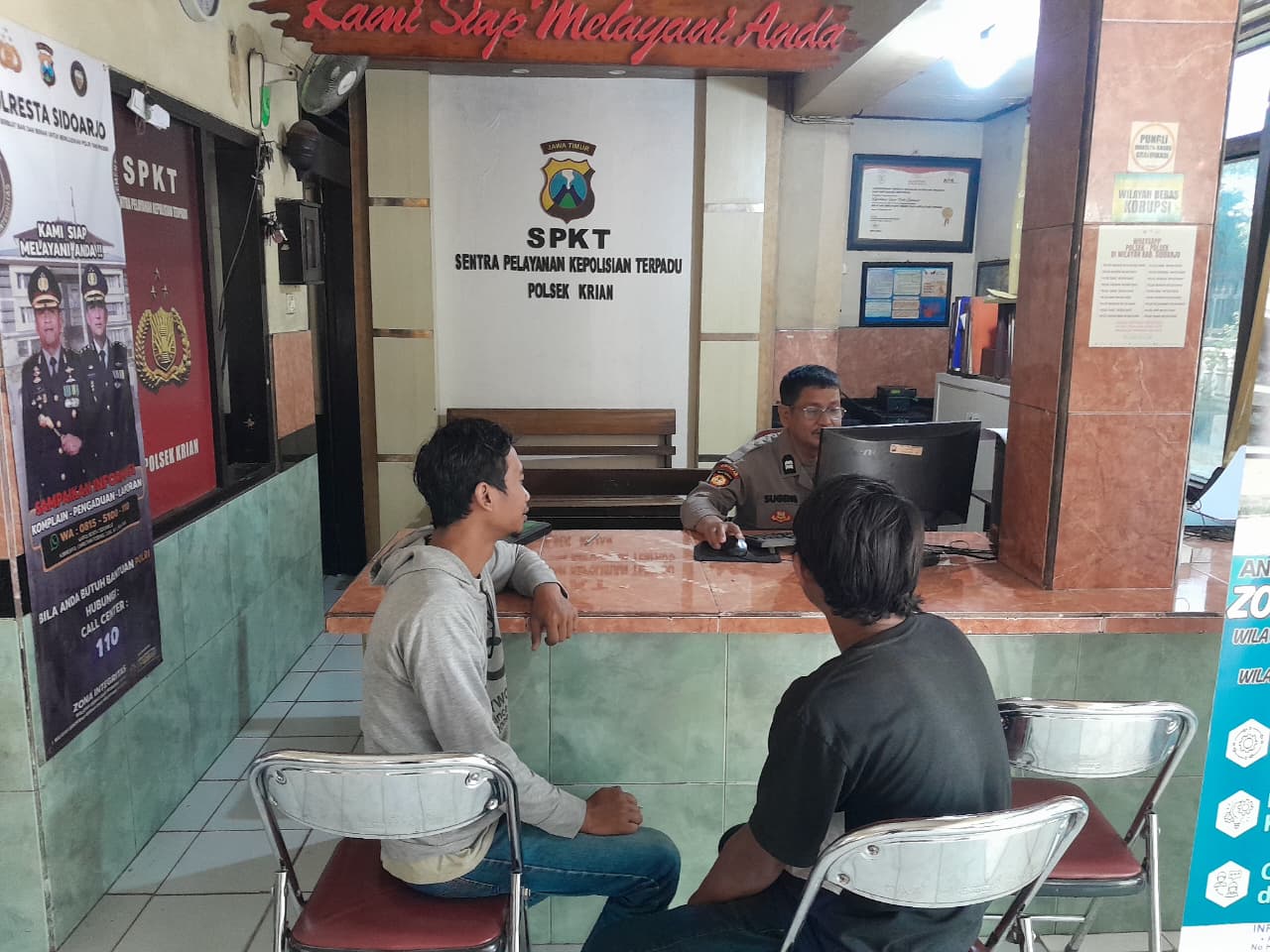 Wujudkan Pelayanan Prima, SPKT Polsek Krian Berikan Layanan Cepat dan Humanis bagi Warga