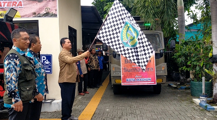 Wali Kota Madiun Lepas Pengiriman Bantuan untuk Warga Terdampak Bencana di Sumatera