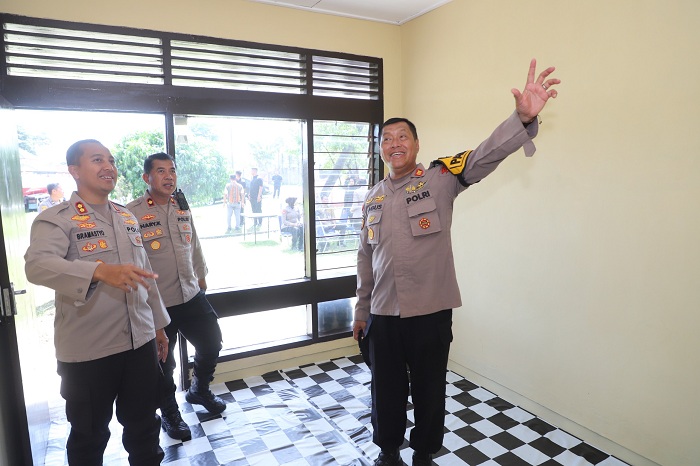 Revitalisasi Rumah Dinas Aspol Wates, Kapolres Kediri Tekankan Perawatan Aset Negara