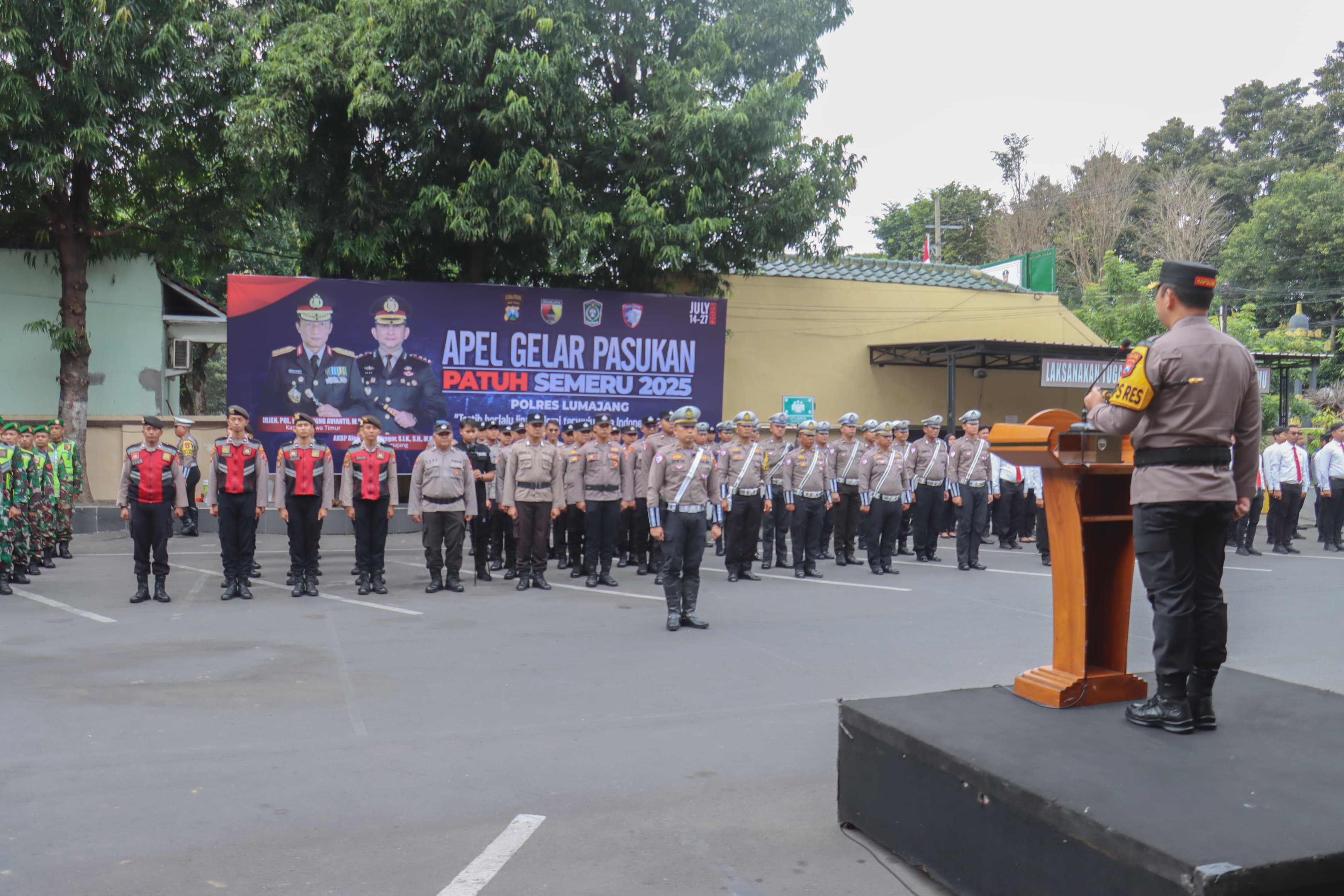 Apel Pasukan Operasi Patuh Semeru 2025, Polres Lumajang Tegaskan Komitmen Tertib Lalu Lintas