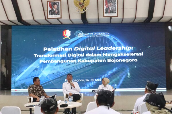 Bupati Bojonegoro Dorong Percepatan Pembangunan, Gandeng Kang Yoto Latih OPD Lebih Adaptif di Era Digital