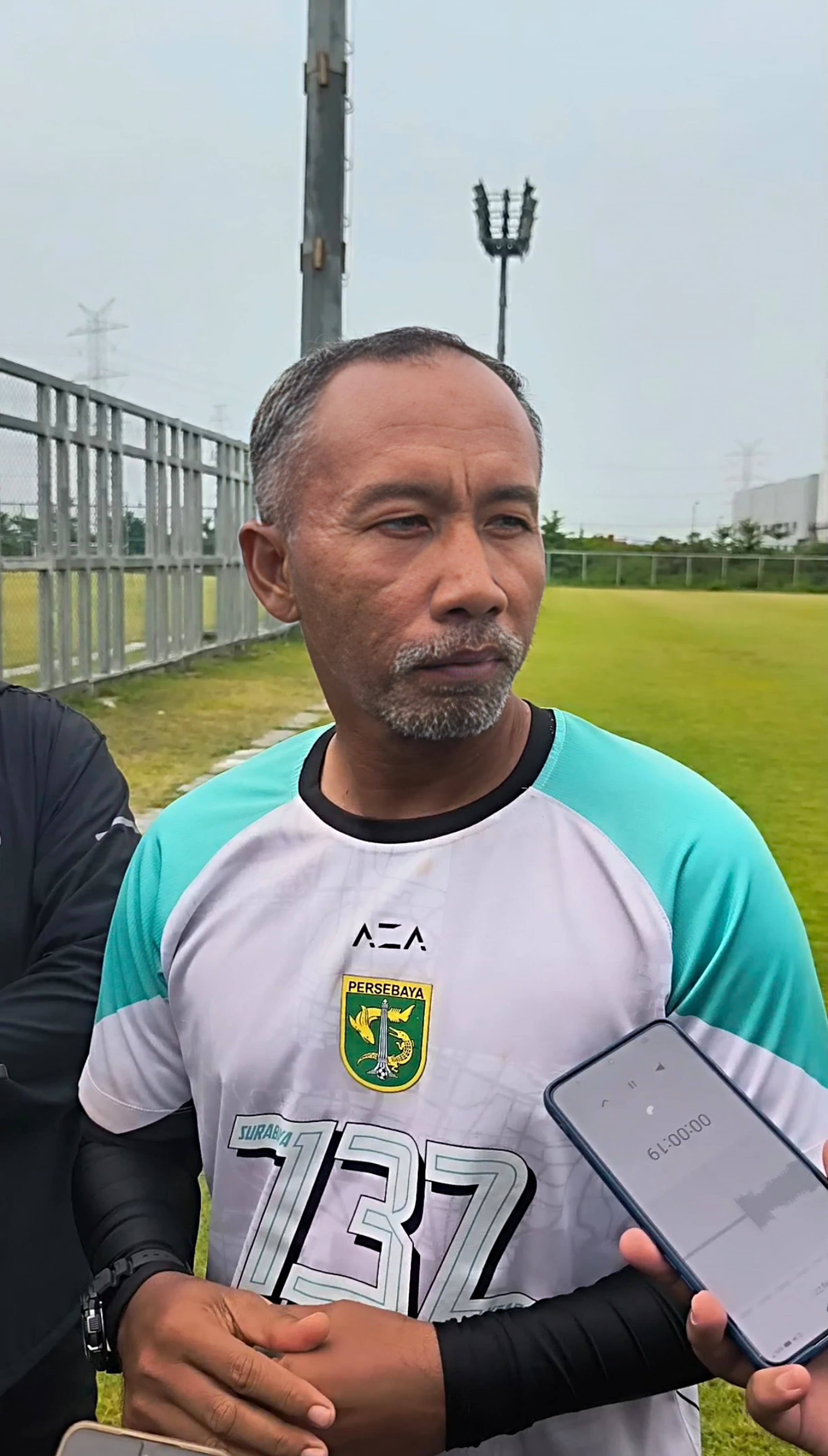 Suporter Kritik Minimnya Gol Striker Persebaya, Uston Tanggapi dengan Bijak