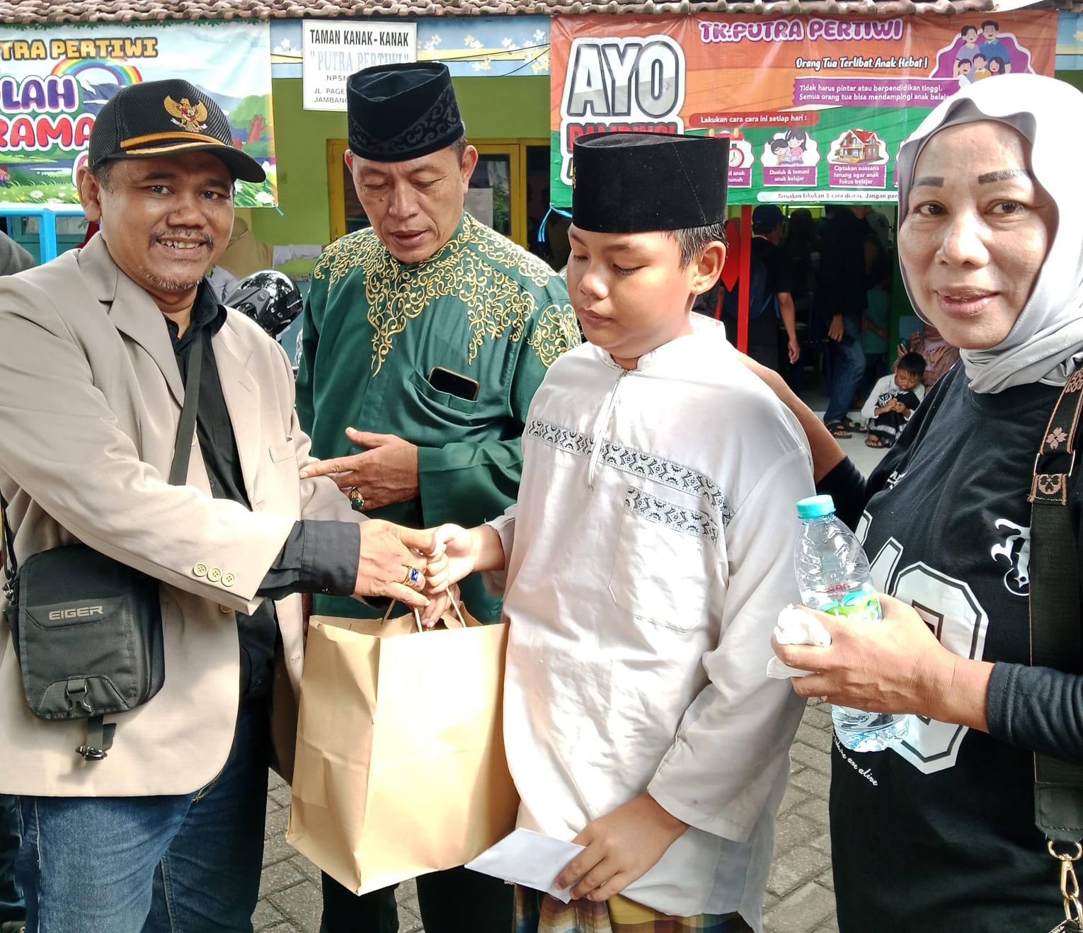 Warga Pagesangan Antusias Ikuti Khitanan Massal dan Pemeriksaan Kesehatan Gratis