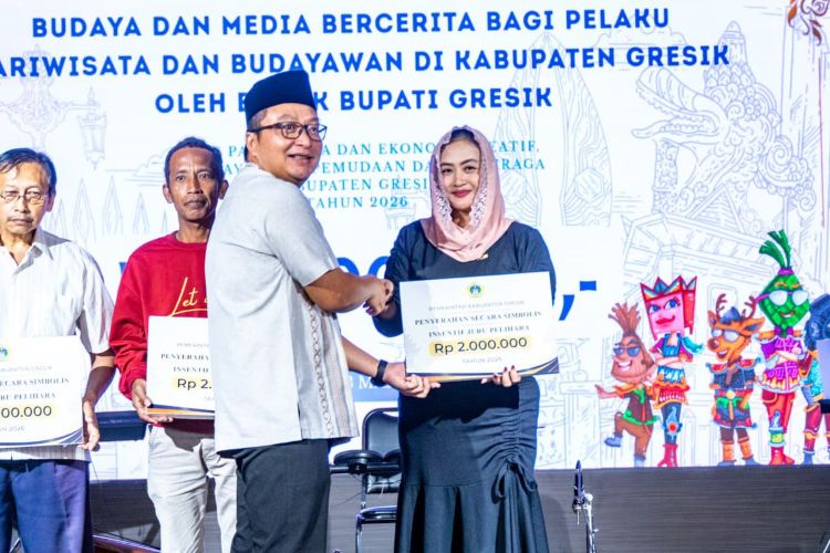 30 Insan Pariwisata dan Budayawan Gresik Terima Penghargaan dari Pemkab