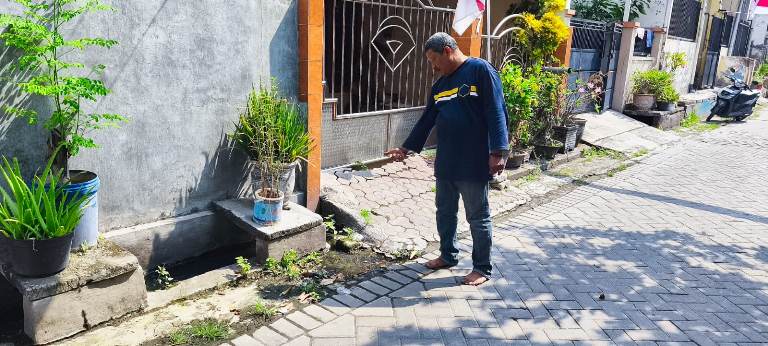Sekadar Janji Manis, Warga Simo Pomahan Baru Barat Gang V Menunggu Realisasi Perbaikan Drainase