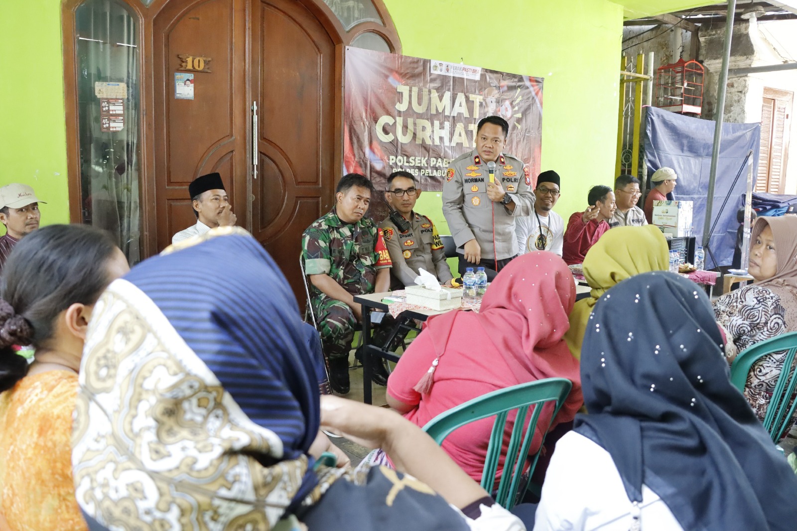 Jumat Curhat Polres Pelabuhan Tanjung Perak Serap Aspirasi Warga Nyamplungan