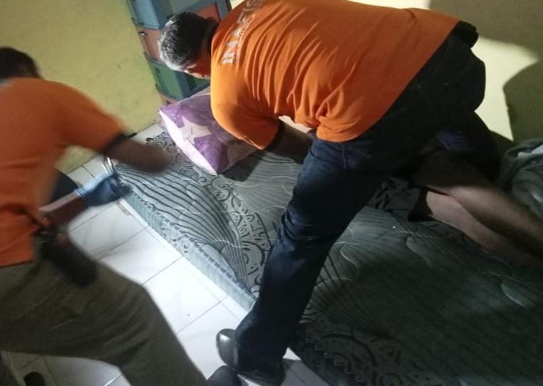 Tenggak Alkohol 75 Persen Campur Minuman Suplemen, Penghuni Kos di Surabaya Tewas