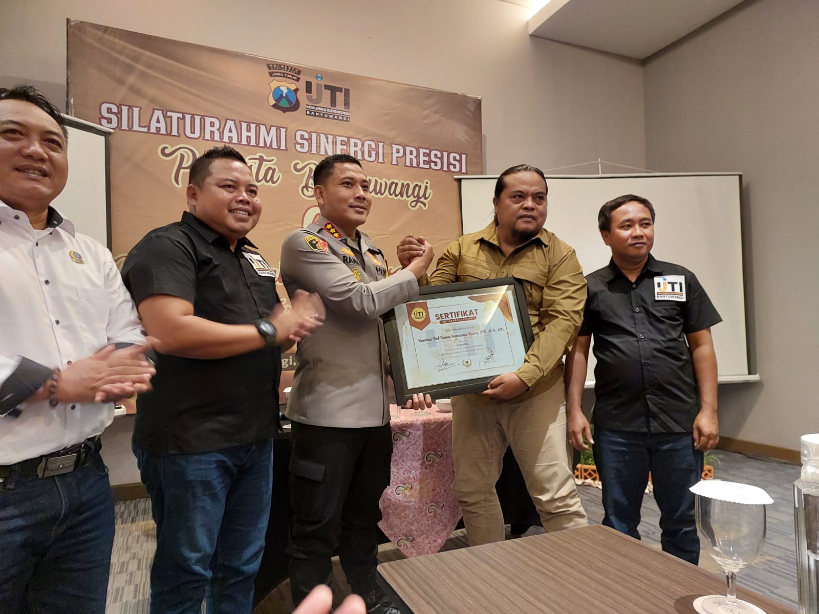 Kapolresta Banyuwangi Terima Penghargaan Anugerah Pembina IJTI