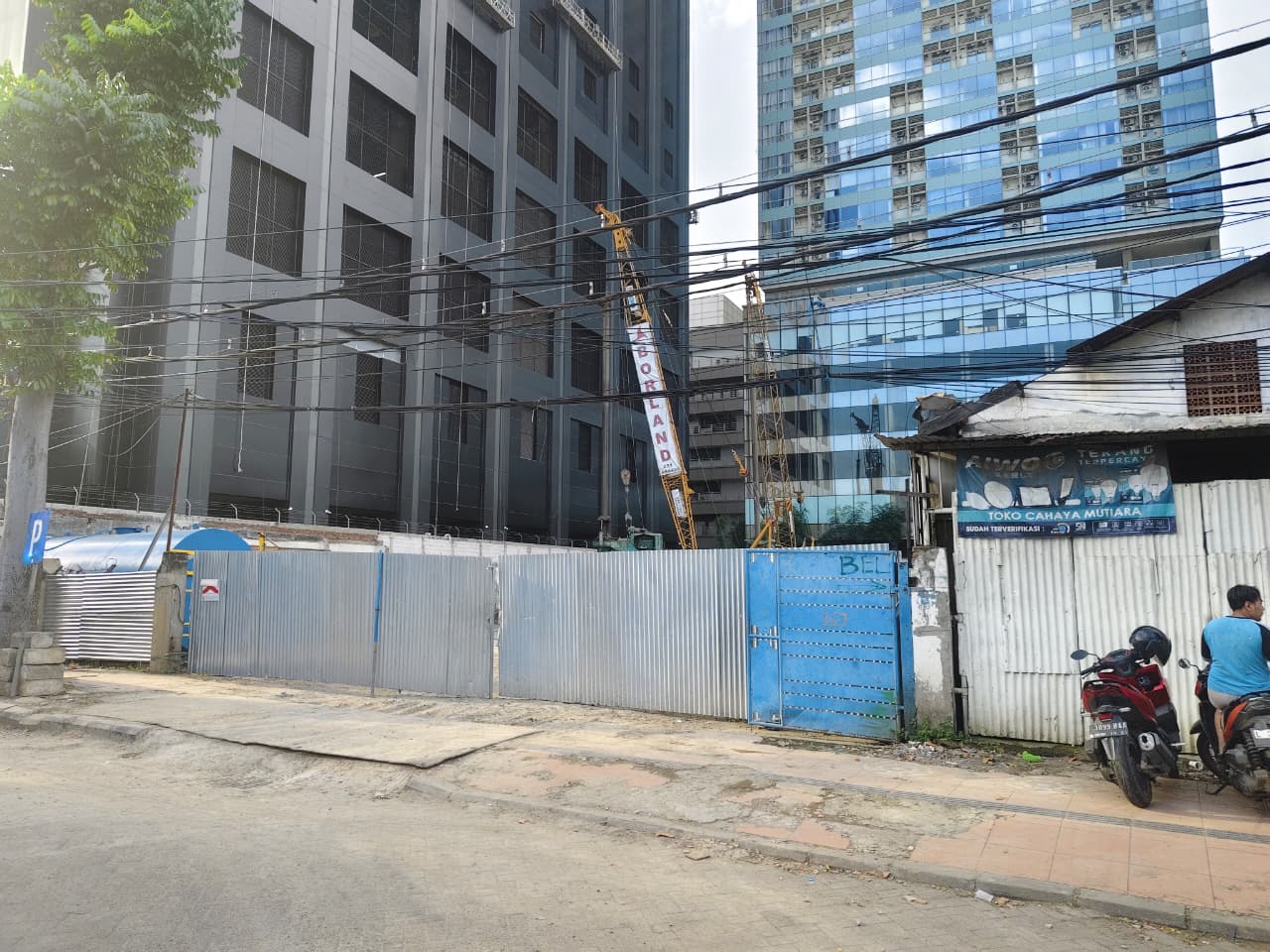 Polemik Proyek Gedung Basuki Rahmat, Camat Genteng Jadwalkan Mediasi Warga pada Senin Besok