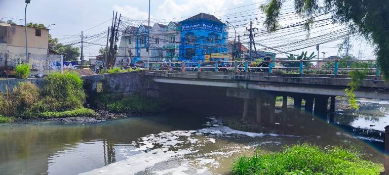 Warga Tegal Mulyorejo Keluhkan Penurunan Kualitas Air Sungai Akibat Limbah Rumah Tangga