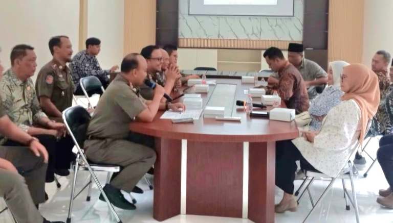 Dewan Kabupaten Pasuruan Godok Raperda Utilitas Atasi Kabel Semrawut