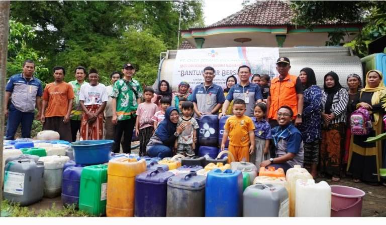 PT CJI Salurkan Bantuan Air Bersih untuk Warga Desa Kedungrejo Winongan