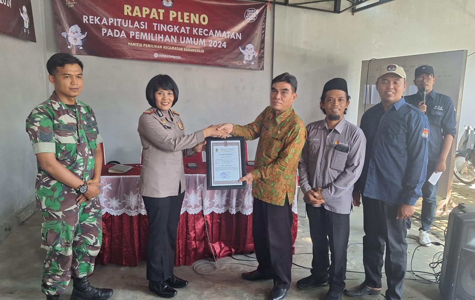  Tarik Minat Pemilih Pemilu 2024 Dengan Door Prize, Kapolsek Karangrejo Banjir Penghargaan 