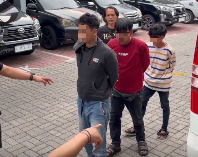 Tiga Pelaku Penipuan Modus Dapur MBG di Gresik Ditangkap, Usai Tipu Sales Susu Puluhan Juta Rupiah