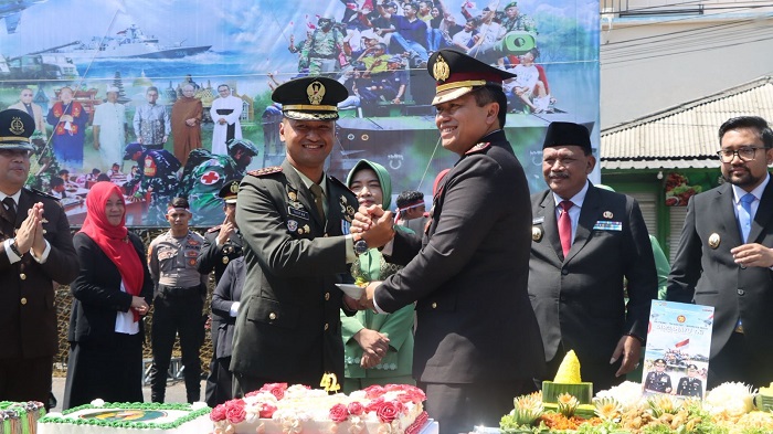 Upacara HUT Ke-80 TNI, Wujudkan Sinergi Forkopimda Lewat Kejutan Spesial