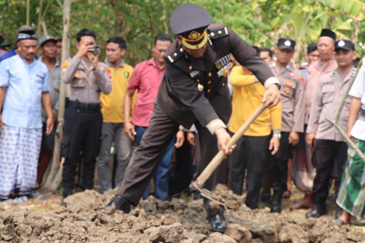 Gugur saat Tugas, Polres Gresik Gelar Upacara Pemakaman Aipda Irwan Hariyanto