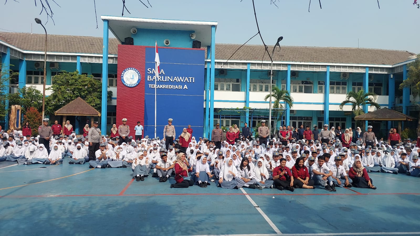 Polres Pelabuhan Tanjung Perak Beri Pembinaan Siswa SMA Barunawati