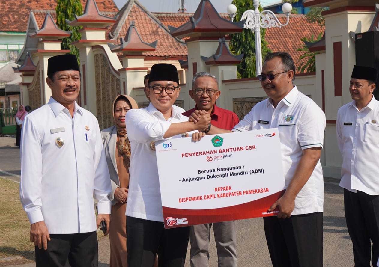 Pemkab Pamekasan Terima CSR Bank Jatim