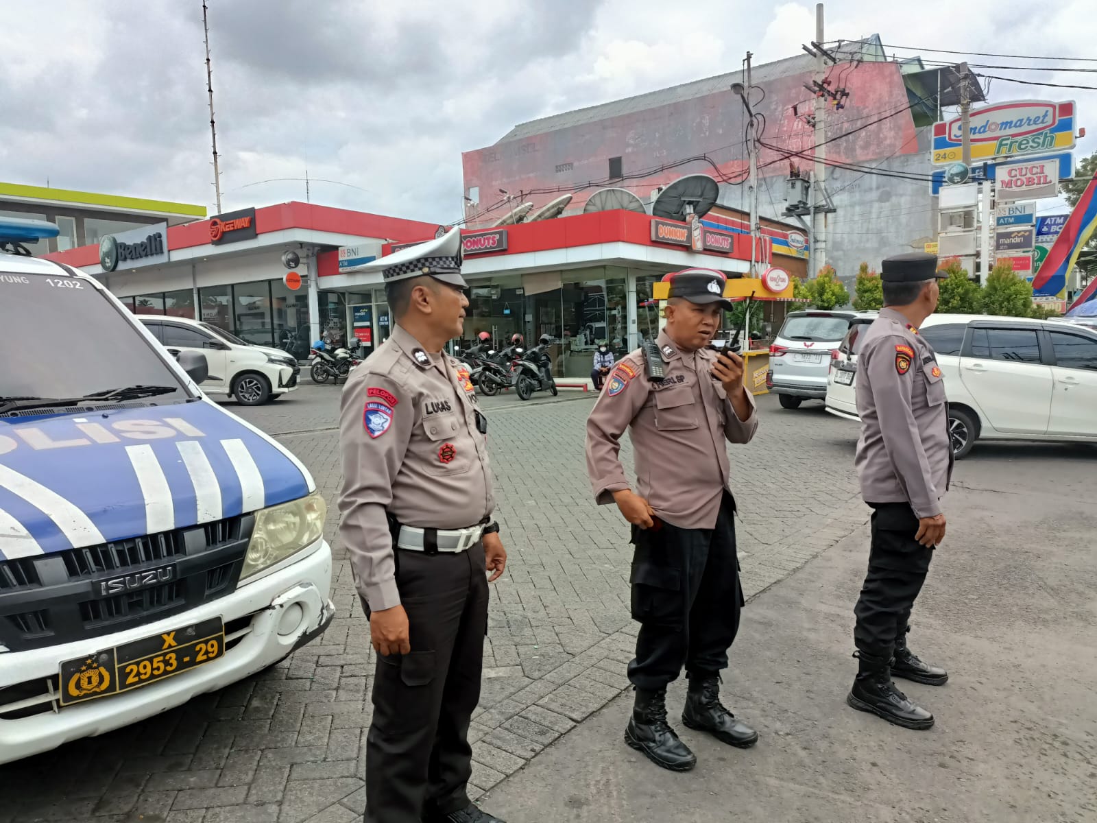 Patroli Harkamtibmas Polsek Wiyung Jaga Keamanan dan Ketertiban 