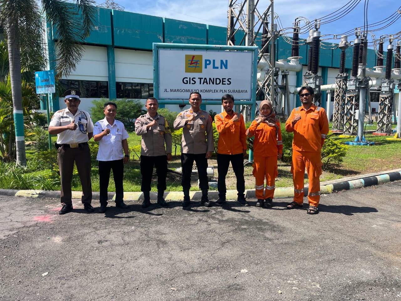 Polsek Tandes Sambangi Gardu Induk PLN Margomulyo, Jaga Keamanan Objek Vital