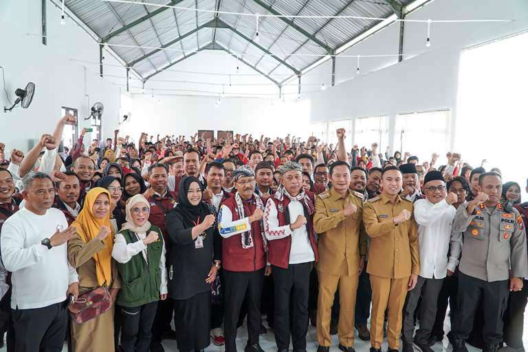 Mensos RI Kunjungi Sekolah Rakyat Menengah Atas 25 Brondong Lamongan