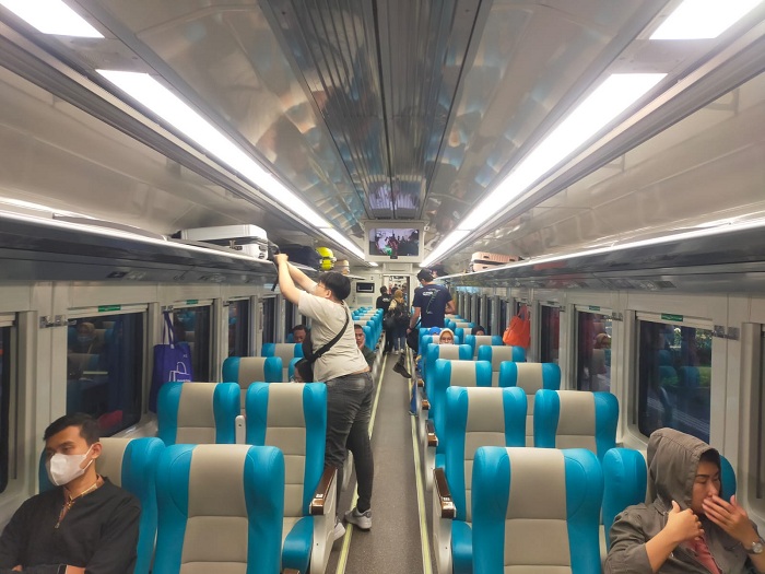 KAI Commuter Konsisten Tunjukkan Tren Positif, Layani 32 Juta Lebih Pengguna Commuter Line 