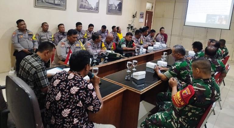 Polsek Lakarsantri Hadiri Rapat Koordinasi Lintas Sektor untuk Jaga Kondusivitas Surabaya