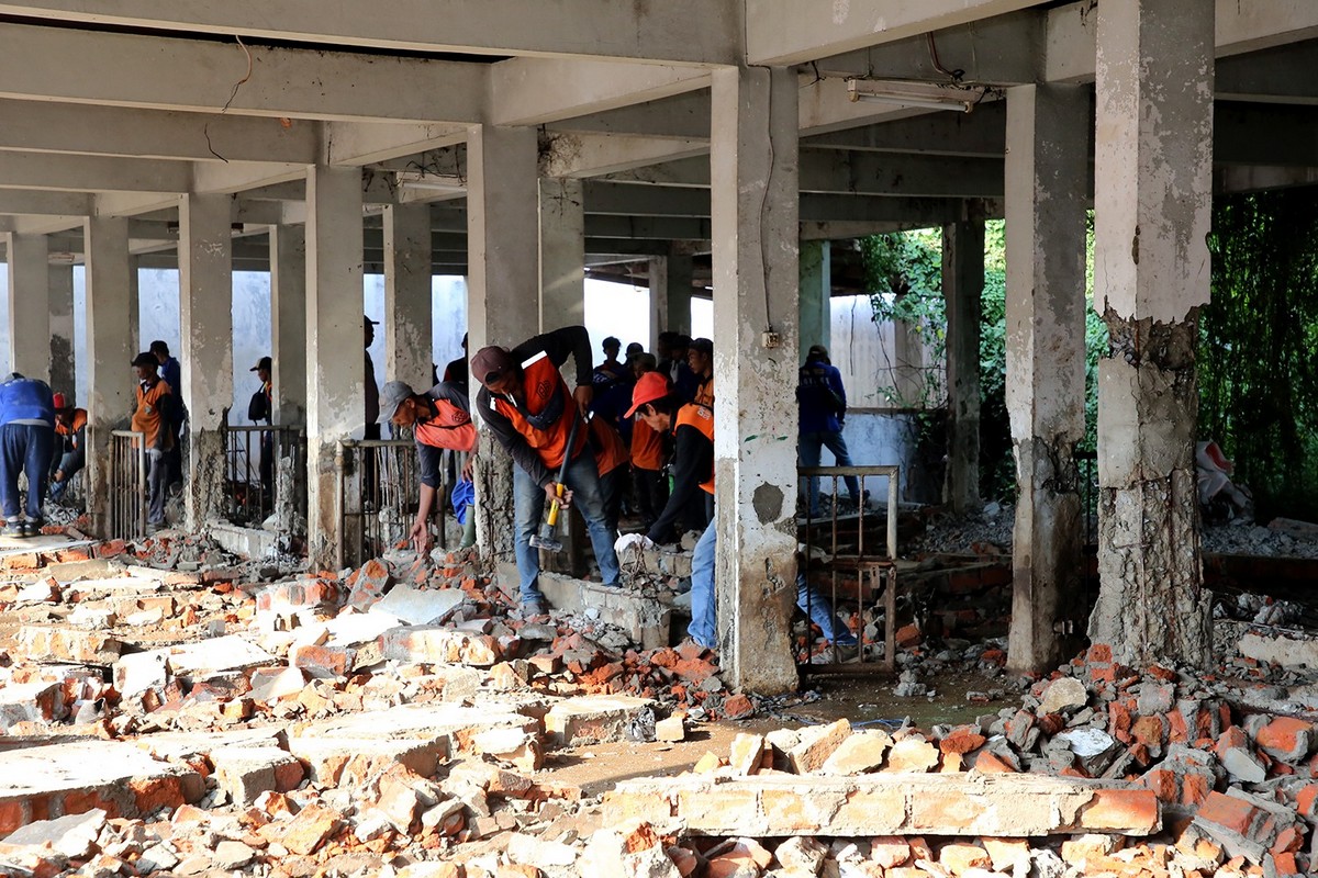 RPH Direlokasi, Warga Ampel Gembira - Sudah Tidak Relevan di Kawasan Wisata Religi