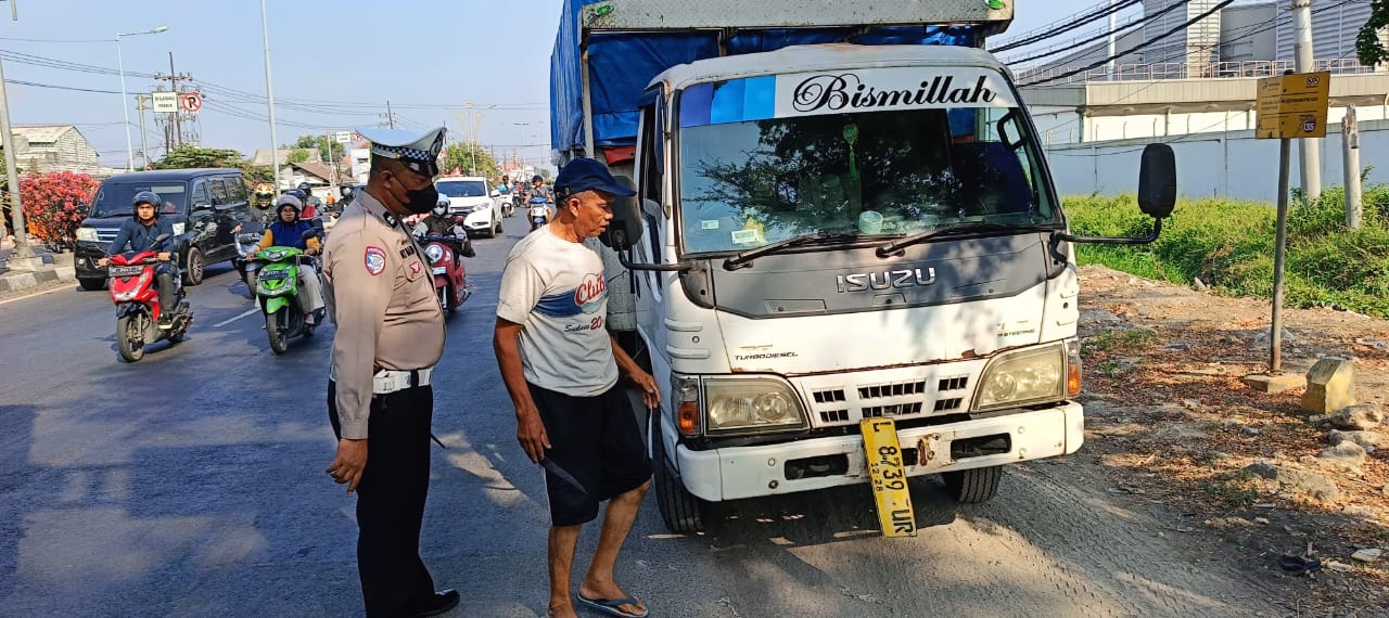 Operasi Zebra Semeru 2024, Polisi Gresik Tindak Pelanggaran Lalu Lintas