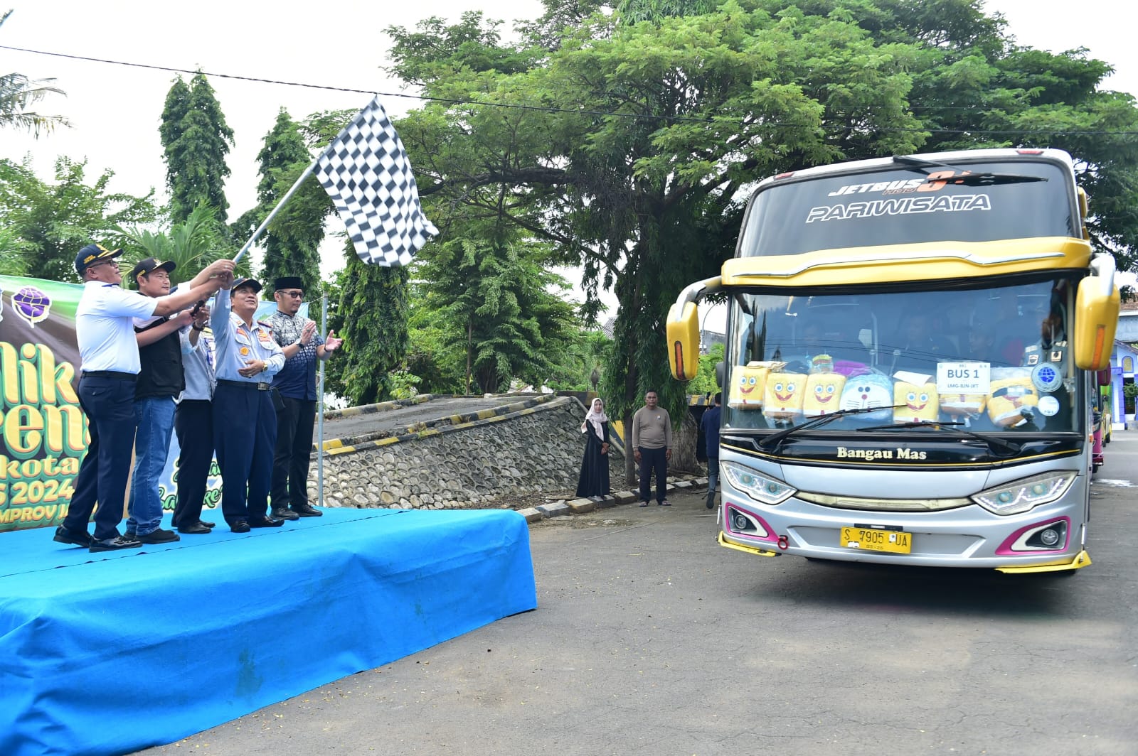 Balik Mudik Gratis, 3 Unit Bus Diberangkatkan Bupati Lamongan