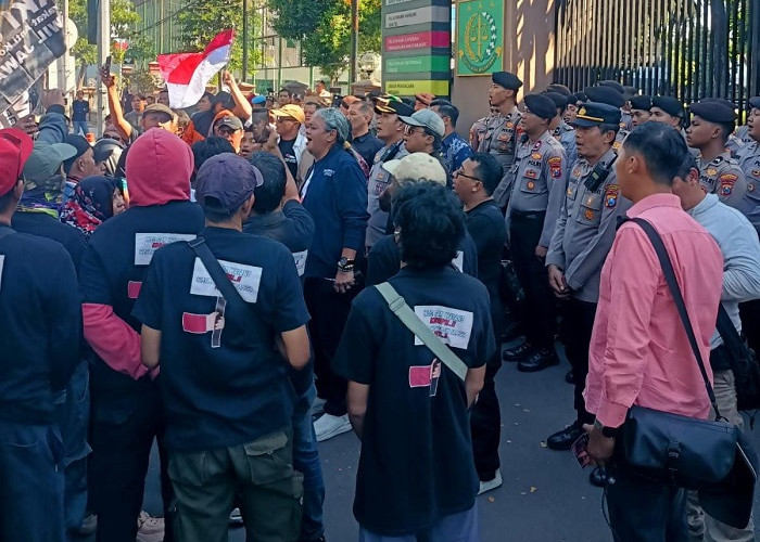 Kejati Jawa Timur Didemo Tiga Elemen Masyarakat, Polsek Gayungan Pastikan Aksi Kondusif