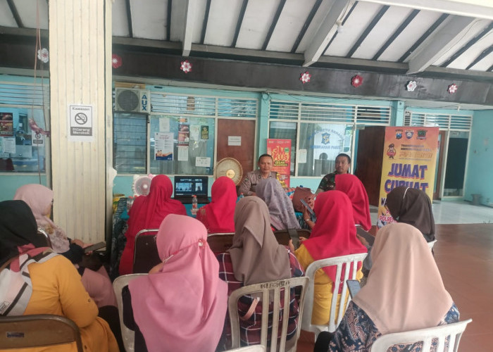 Jumat Curhat Polsek Sawahan Tampung Aspirasi Warga Pakis dan Beri Pesan Kamtibmas Intensif