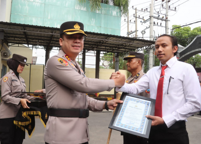 Polres Tulungagung Beri Reward Ratusan Anggota Berprestasi 