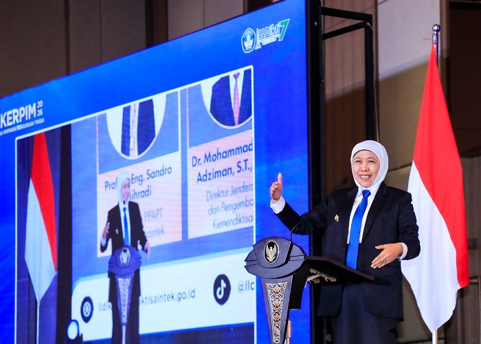 Gubernur Khofifah Dorong Satu Keluarga Miliki Satu Sarjana