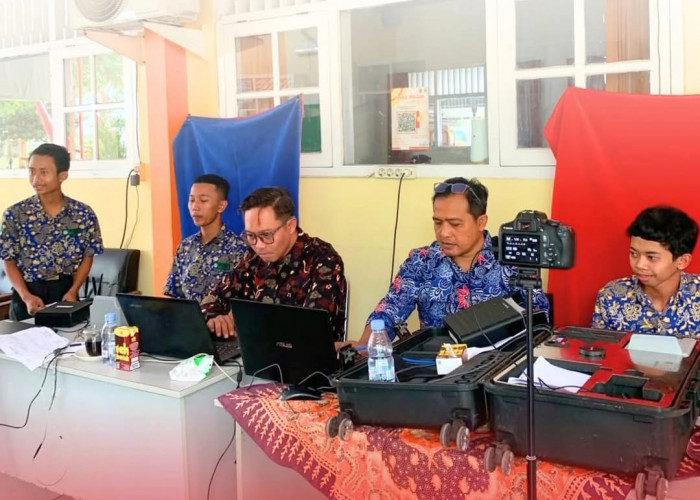 Tak Perlu Antre, Dispendukcapil Tulungagung Jemput Bola Rekam KTP-el Pemula di Sekolah