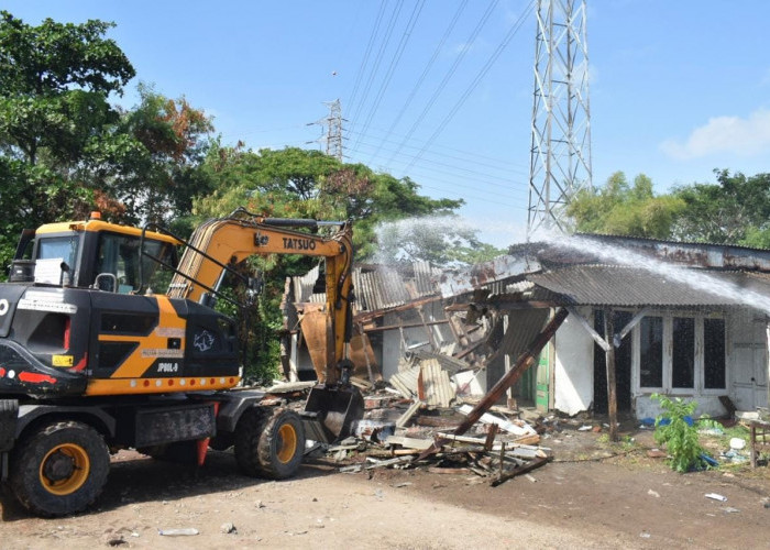 Enam Bangli di TPU Keputih Dibongkar, Pemkot Selamatkan Aset 1.800 Meter Persegi untuk Perluasan Makam