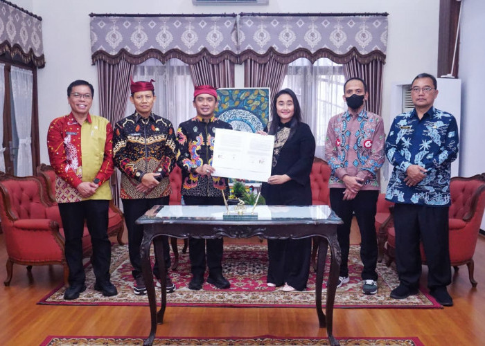 Pemkot Pasuruan Teken Kontrak Payung Konsolidasi Pengadaan Kertas HVS, Tingkatkan Efisiensi dan Transparansi